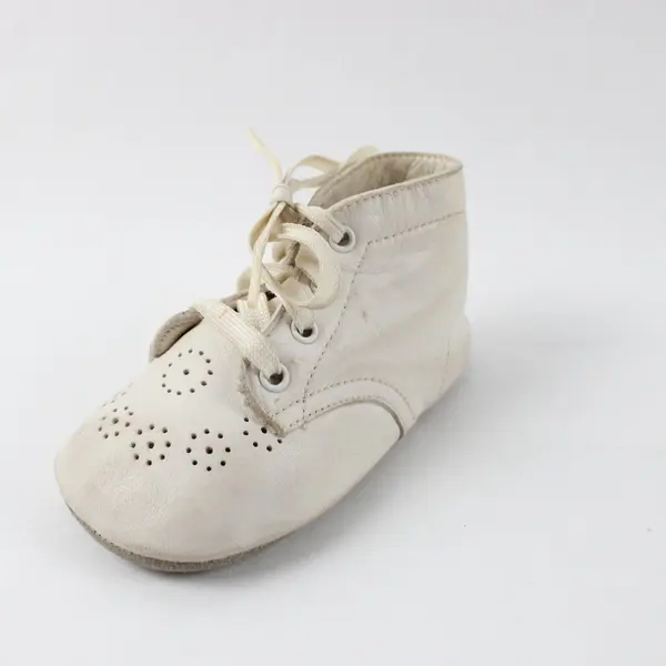 White Leather Baby Shoes Lace-Up Perforated Toe Pre-Owned