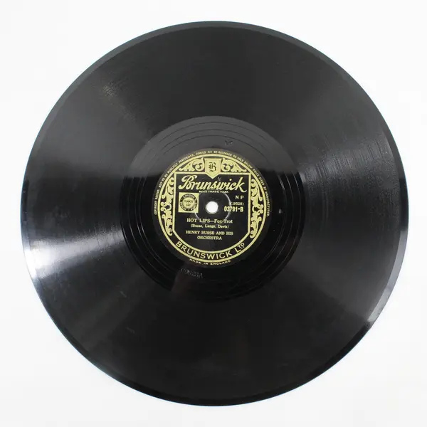 Brunswick C9526 78RPM Shellac Wang Wang Blues/Hot Lips Henry Busse & His
