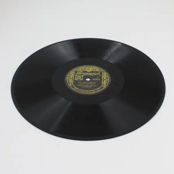 Brunswick C9526 78RPM Shellac Wang Wang Blues/Hot Lips Henry Busse & His