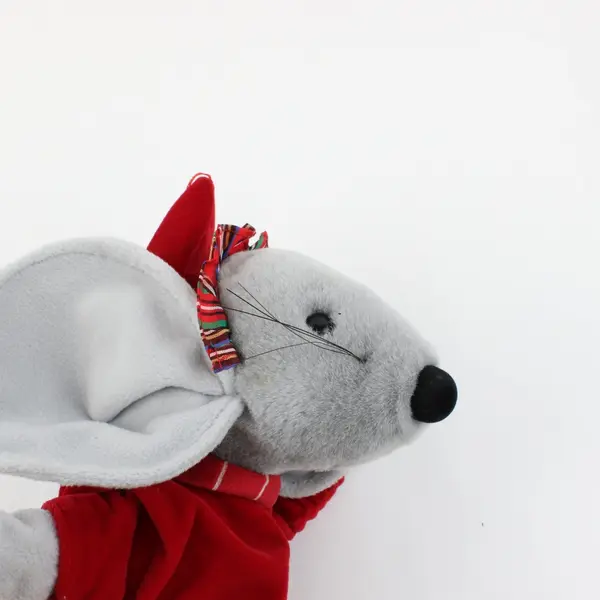 Commonwealth 1990 Holiday Mouse Plush Stuffed Animal Working Music Extra Sweater