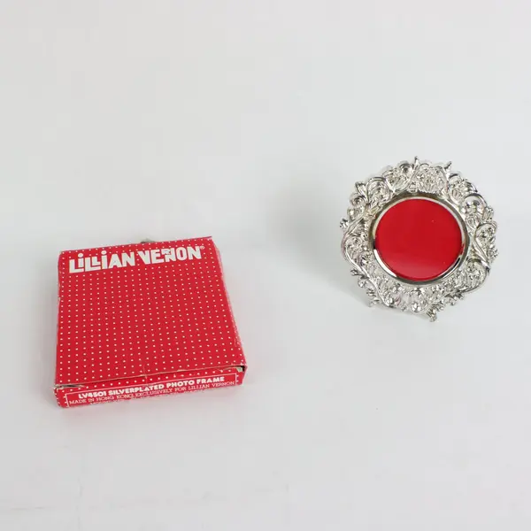 Lillian Vernon Silver Plated Oval Photo Frame LV4301
