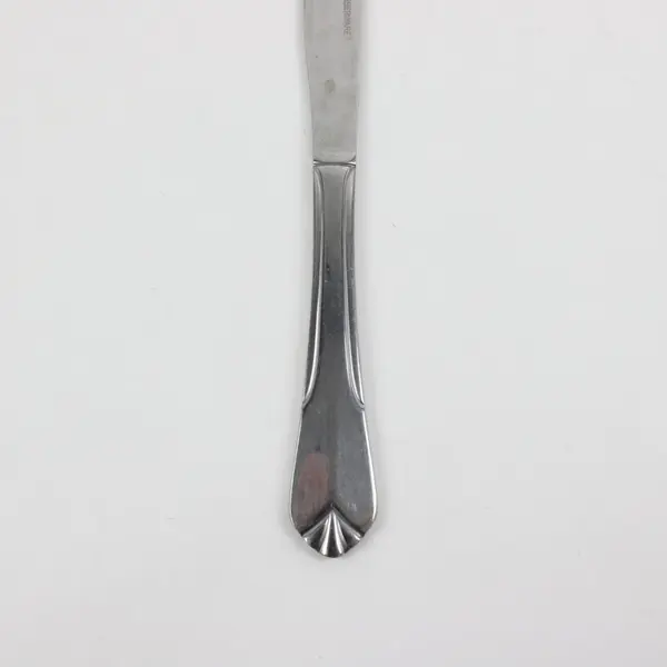 Lot of 4 Farberware Bevel Bay 8.5" Butter Knives Used