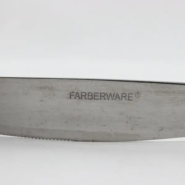 Lot of 4 Farberware Bevel Bay 8.5" Butter Knives Used