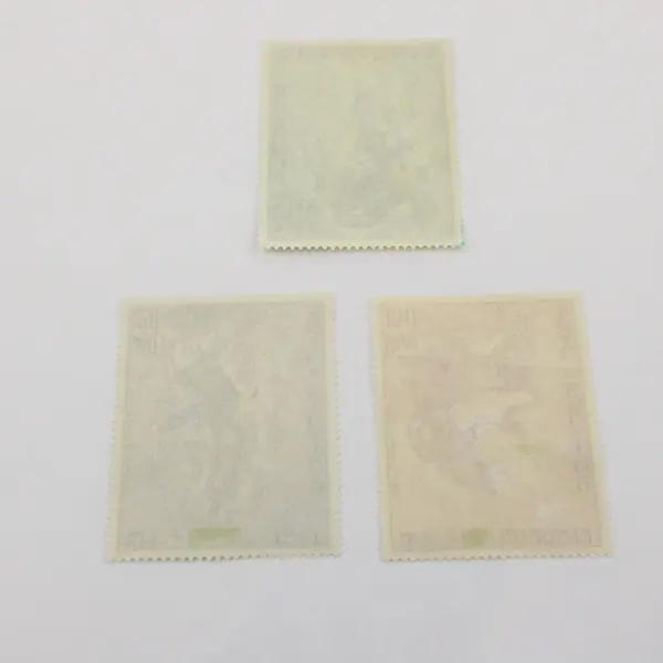 Set Of 3 Laos 1972 Woodcarvings Airmail Stamps SC #C91-93 Mint Hinged 