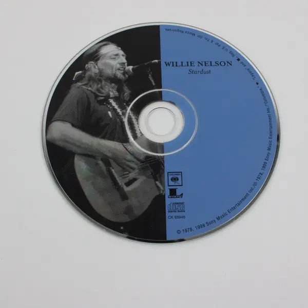 Stardust CD with booklet by Willie Nelson 1999, #CK65946 