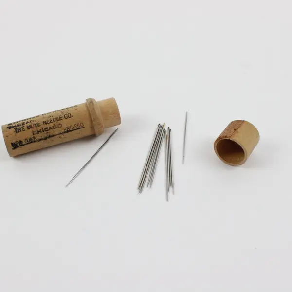 Boye Needle Co Chicago Wooden Needle Holder Case With Lid  & Needles Vintage