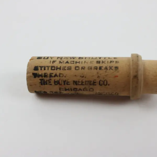 Boye Needle Co Chicago Wooden Needle Holder Case With Lid  & Needles Vintage