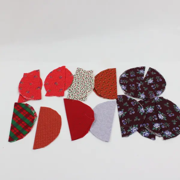 Lot of Assorted Precut Fabric 4in Circles 4.5in Squares Quilting Sewing Craft
