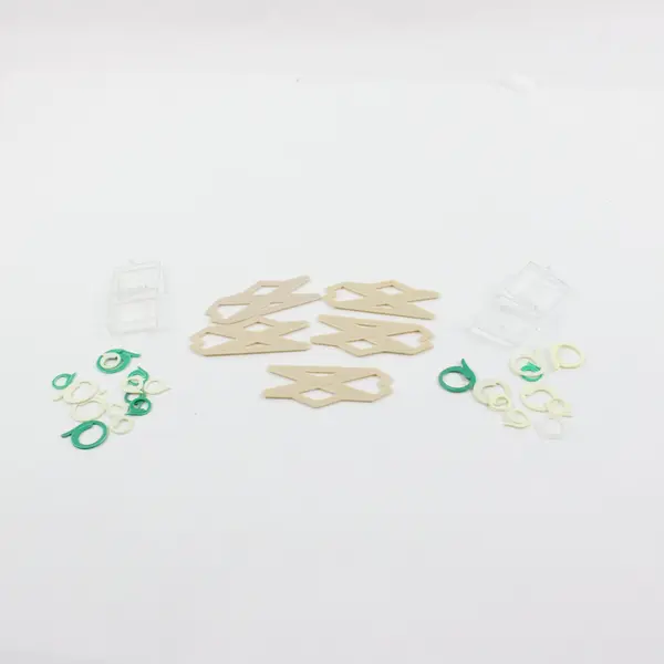 5 Yarn Bobbins, 2 Clear Containers & Assorted Stitch Markers