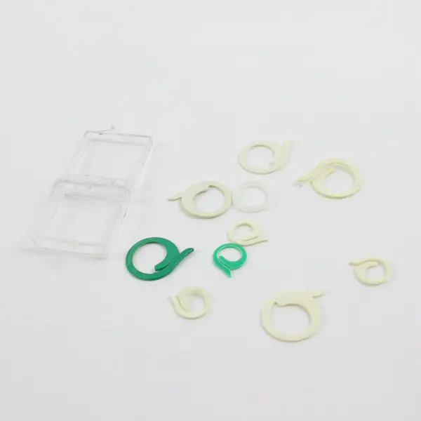 5 Yarn Bobbins, 2 Clear Containers & Assorted Stitch Markers