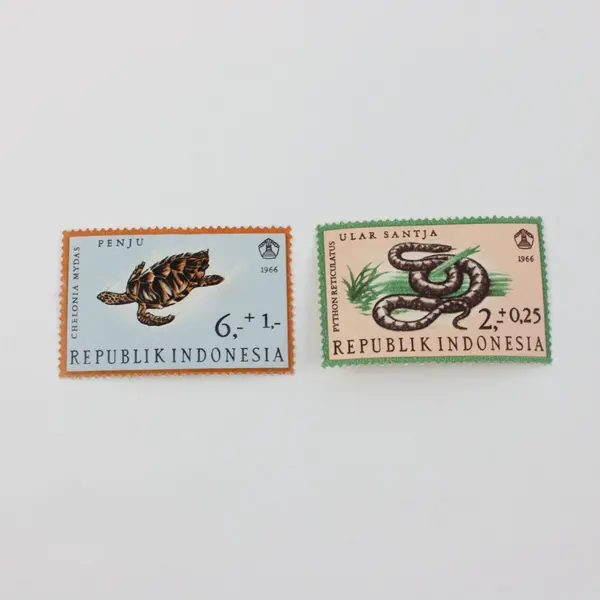 Lot Of 8 Indonesia 1966 Reptile Stamps 2 Sets Of 4 SC #B203-06 Mint Hinged