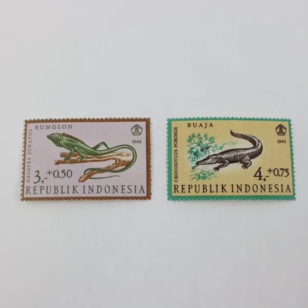 Lot Of 8 Indonesia 1966 Reptile Stamps 2 Sets Of 4 SC #B203-06 Mint Hinged