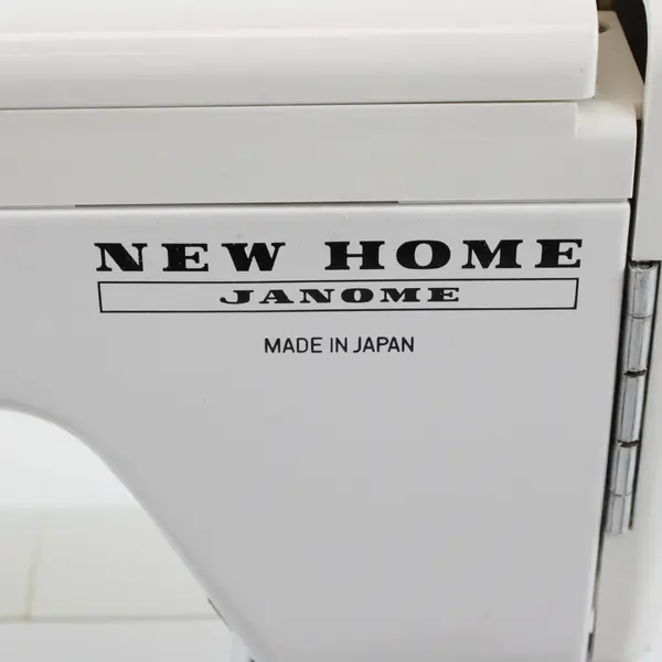 Janome Memory Craft 8000 Sewing Machine w/ Manual