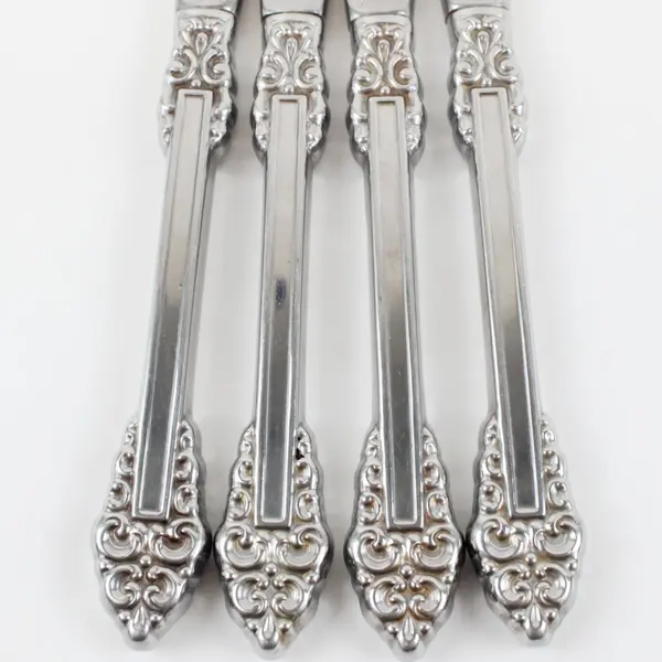 Lot of 4 Oneida Silver Rembrandt Pattern Stainless Heirloom Dinner Knives 9" 
