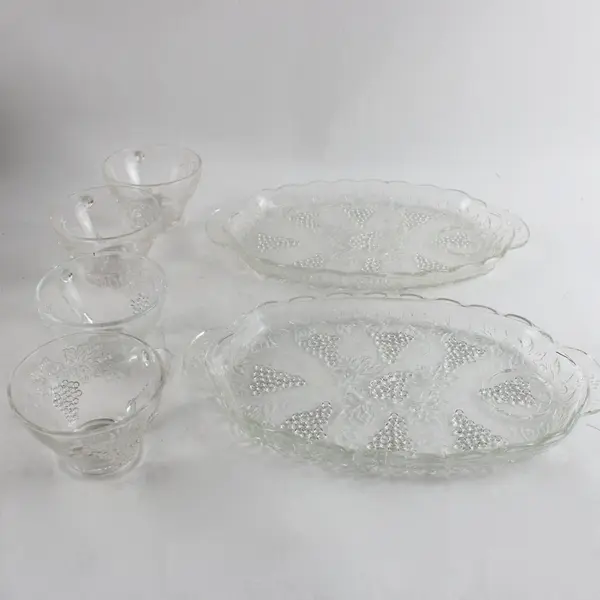 Vintage Anchor Hocking Grape Snack Set 6-Piece Incomplete 4 Cups 2 Trays