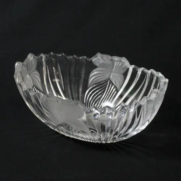 Mikasa Crystal Frosted Flower Oval Ribbed Bowl 7in FLAWED
