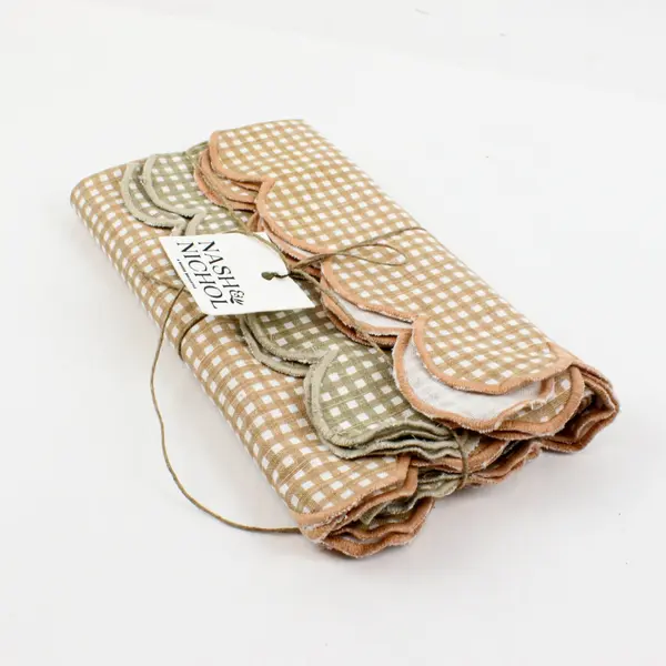 Nash & Nichol Set of 4 Cotton Scalloped Napkins Green Beige NWT