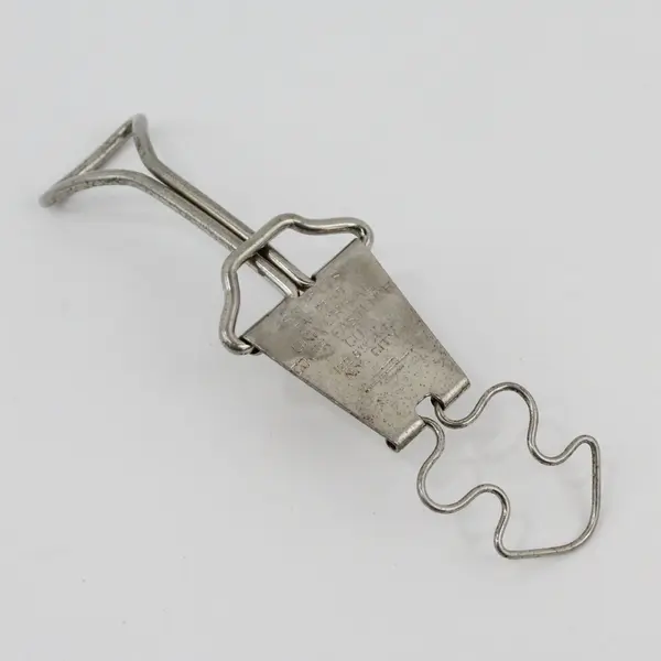 Vintage (1930's) Snugins Co., NY Universal Cover Fastener Blanket Clip 