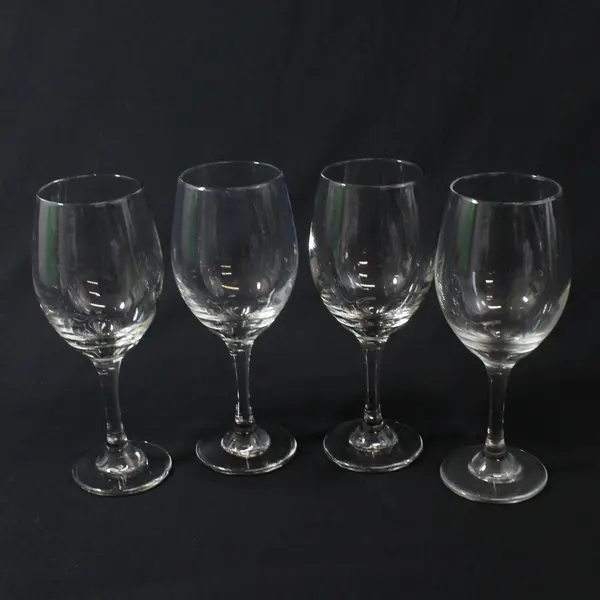 Lot Of 4 Unbranded Matching Clear Glass Stemmed Red Wine Glasses 8.5" Tall