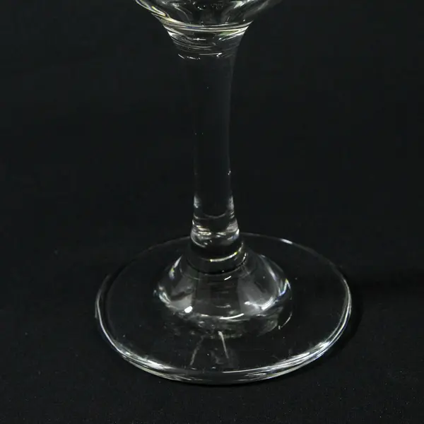 Lot Of 4 Unbranded Matching Clear Glass Stemmed Red Wine Glasses 8.5" Tall