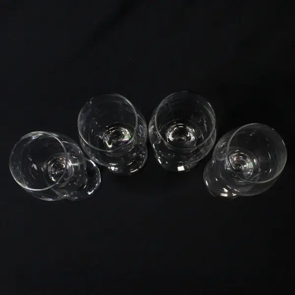 Lot of 4 Unbranded Matching Clear Glass Stemmed White Wine Glasses 8" Tall