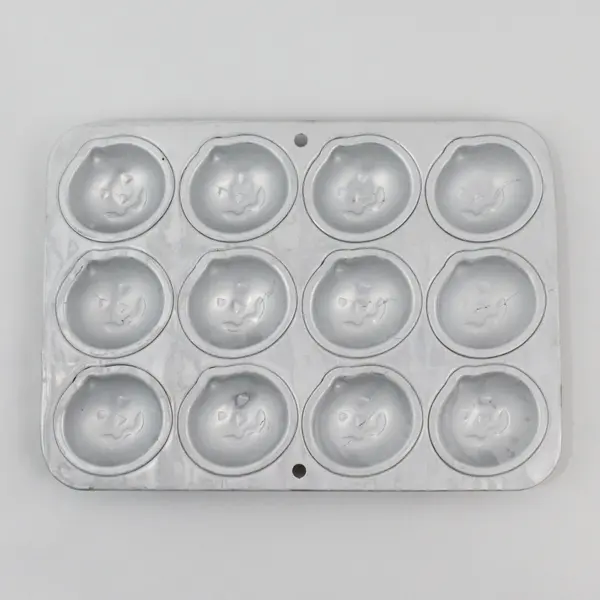 Wilton 1993 Silver Aluminum Pumpkin Muffin Pan 12-Slot