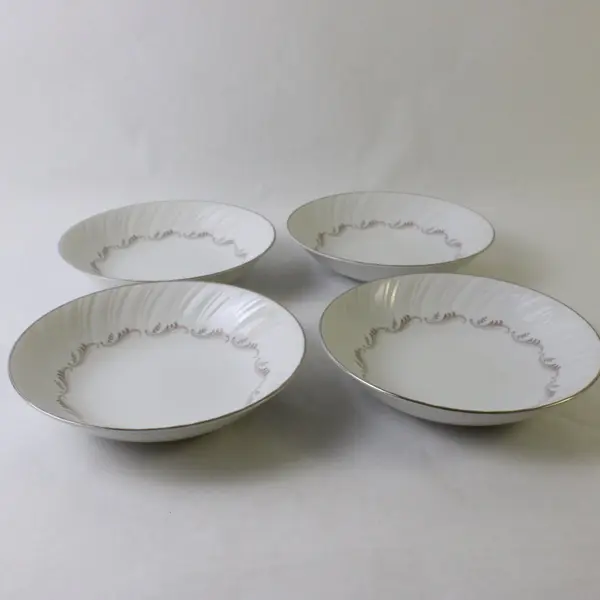 Set of 4 Vintage Style House Largo Fine China Soup Bowls