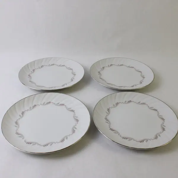 Style House Largo Fine China Salad Plates Lot of 4 7.75 in