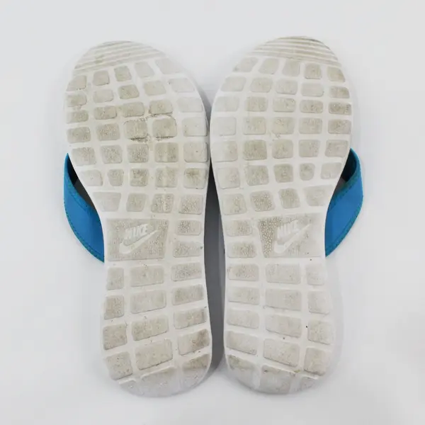 Nike Women's Ultra Celso Thong Turquoise White Size 10 Flip Flop Sandal