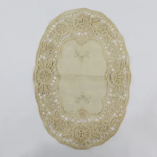Vintage Ecru Floral Oval Doily 14 Inch Table Linen