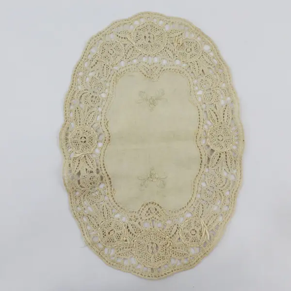 Vintage Ecru Floral Oval Doily 14 Inch Table Linen