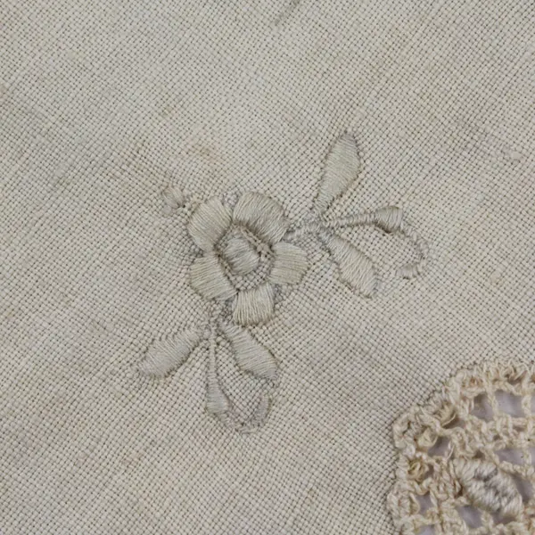 Vintage Ecru Floral Oval Doily 14 Inch Table Linen