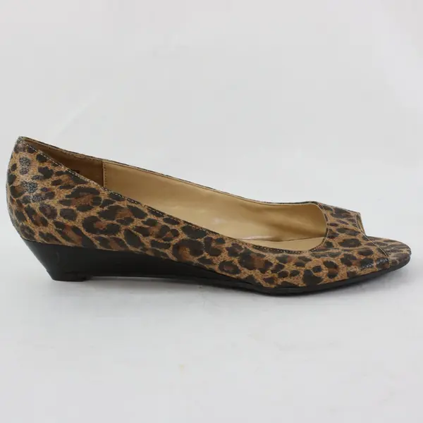 White Stag Leopard Print Peep-Toe Low Heel Dress Shoes Women's 8