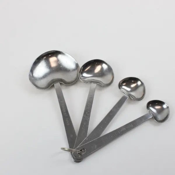 Betty Crocker Lot of 3 Kitchen Tool Groups Pizza Cutter Scoop Measuring Spoons