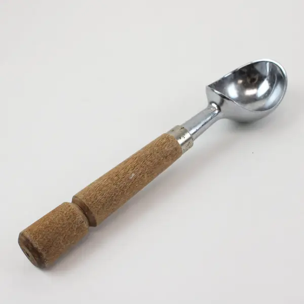 Betty Crocker Lot of 3 Kitchen Tool Groups Pizza Cutter Scoop Measuring Spoons