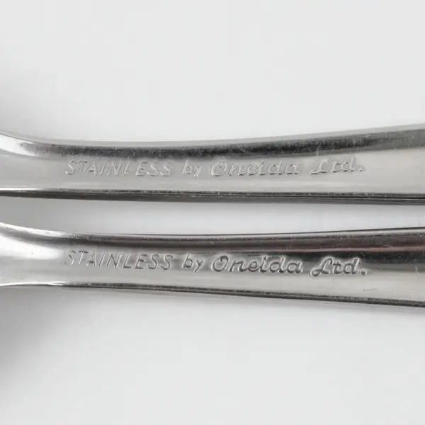 Lot Of 2 Oneida Silver Oceanic Pattern Stainless Teaspoons 6" Good