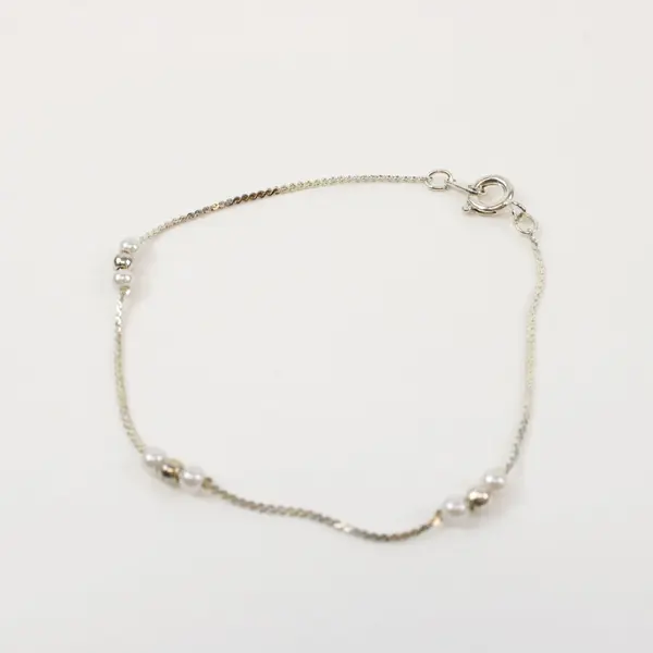 Silver-Tone Link Bracelet White Beads Metallic Sphere Accents