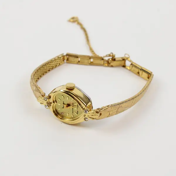 Eastman Vintage Gold-Tone Heart-Shaped Women's Wristwatch