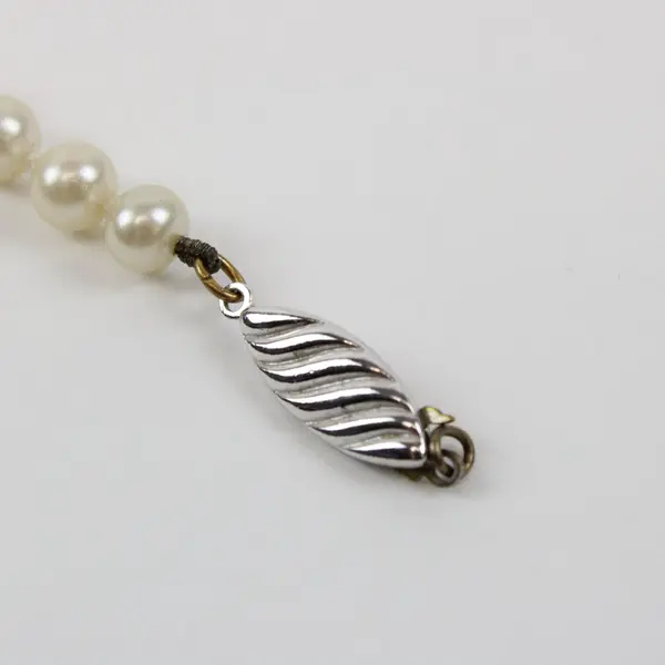 Broken Faux Pearl Necklace for Repair Crafting Parts