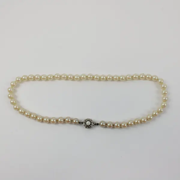 Cream Faux Pearl Necklace Silver Tone Clear Stone Cluster 18 in