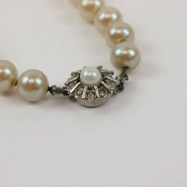 Cream Faux Pearl Necklace Silver Tone Clear Stone Cluster 18 in