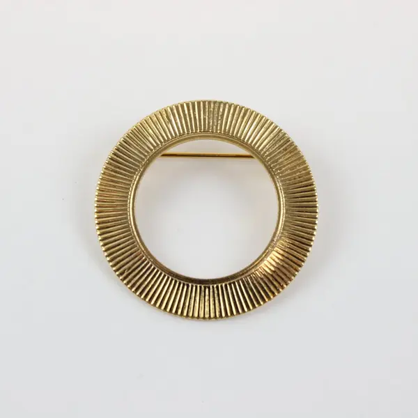 Vintage Gold Tone Ribbed Circle Brooch Pin Open Center 2.25"