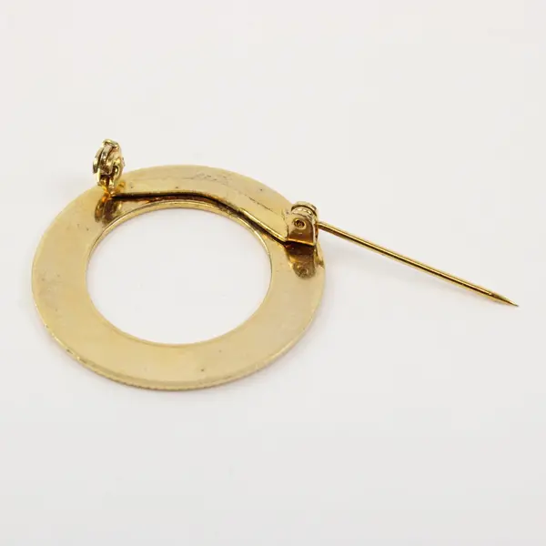 Vintage Gold Tone Ribbed Circle Brooch Pin Open Center 2.25"