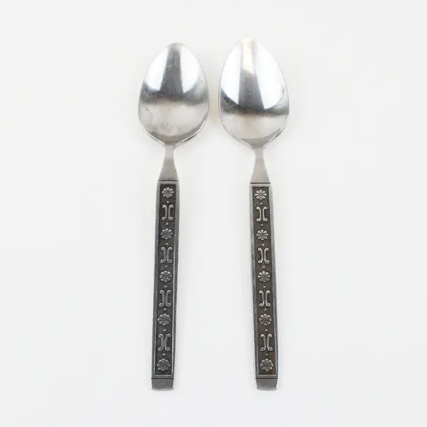 Lot of 2 Present Flatware Ameris Pattern SS Teaspoons 6.5" Rare Item Good