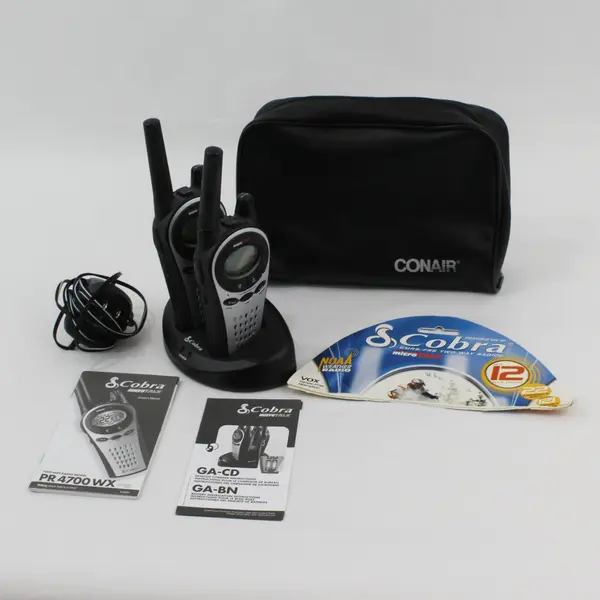 Two Cobra PR4700 WX Two-Way Radios MicroTalk 22 Channels Walkie Talkies Charger