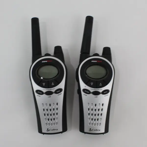 Two Cobra PR4700 WX Two-Way Radios MicroTalk 22 Channels Walkie Talkies Charger