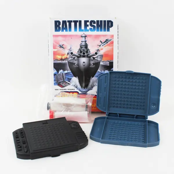 Hasbro Gaming Battleship Grab & Go Travel Game 2 Players Ages 7+