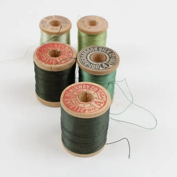Lot of 5 Sewing Thread Spools Mixed Green Black Gutermann Richardson Belding