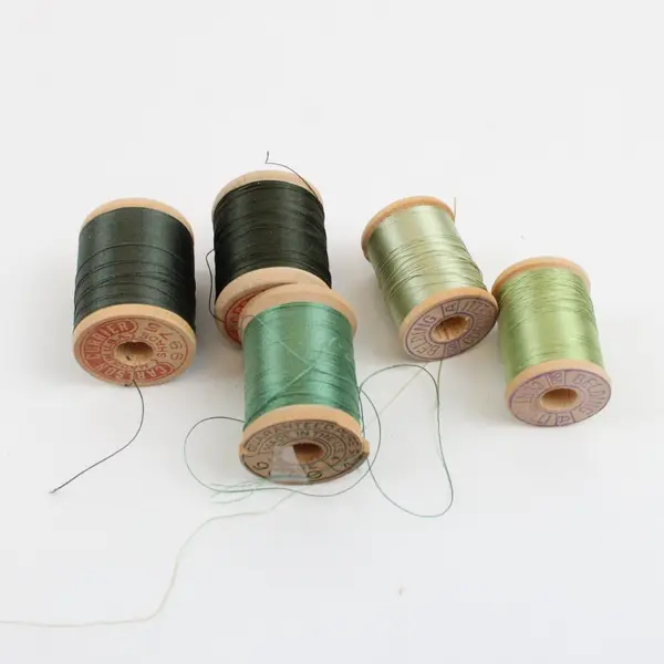 Lot of 5 Sewing Thread Spools Mixed Green Black Gutermann Richardson Belding