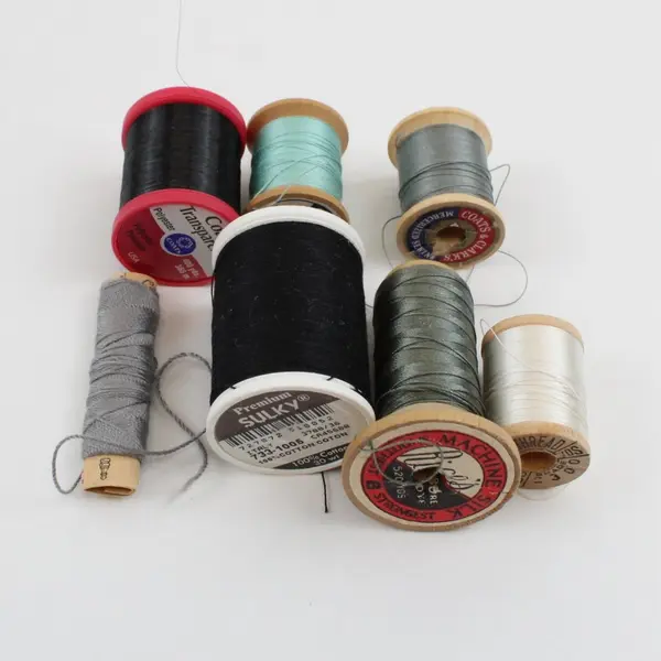 Lot of 8 Coats & Clark Sulky Assorted Sewing Thread Spools Quilting Crafts